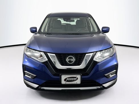 Used 2019 Nissan Rogue S image 4