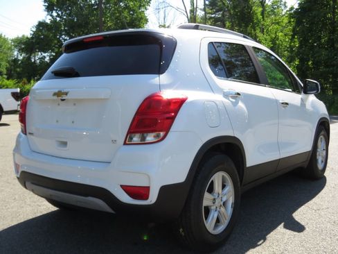Used 2018 Chevrolet Trax LT w/ LT Convenience Package FWD image 5