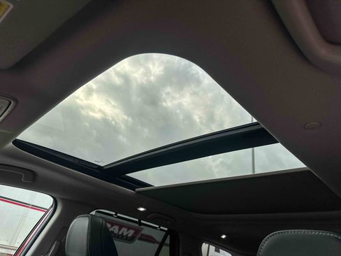 Certified 2025 Honda Pilot Touring image 17