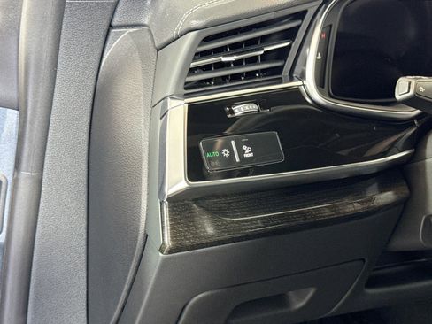 Used 2025 Audi Q8 Prestige image 10