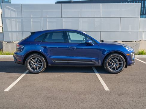 Used 2022 Porsche Macan AWD/4WD image 8