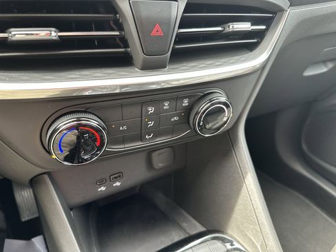 Certified 2024 Buick Encore GX Preferred image 18