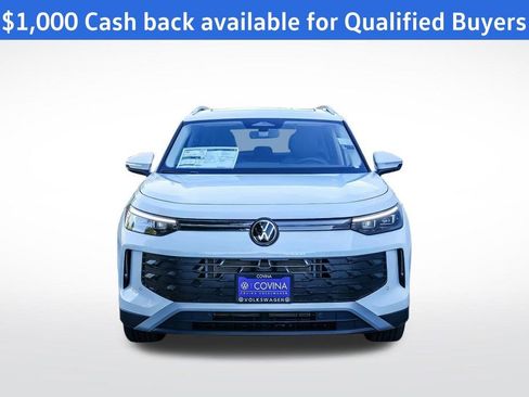 New 2026 Volkswagen Tiguan SE image 2