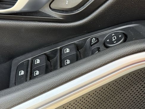 Used 2024 BMW 330i Sedan w/ Convenience Package image 26