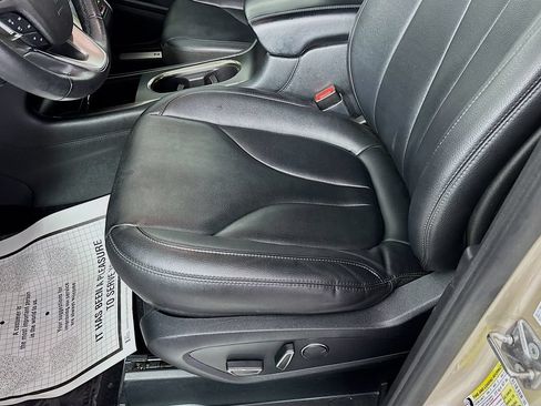 Used 2017 Lincoln MKC Premiere FWD image 19