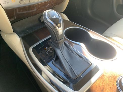 Used 2017 INFINITI QX60 Luxe w/ Deluxe Technology Package image 26