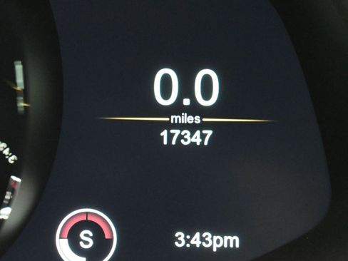 Used 2021 Aston Martin V8 Vantage Coupe image 13