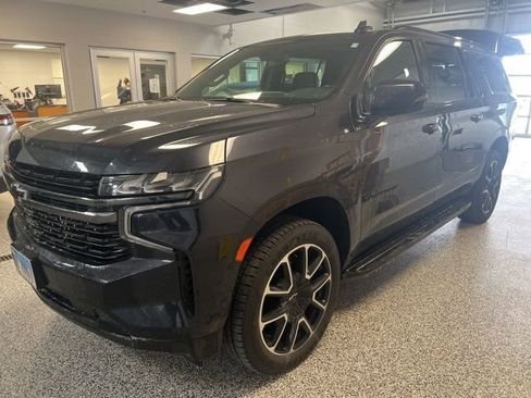 Used 2022 Chevrolet Suburban RST w/ Luxury Package image 2