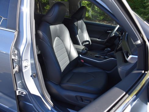 Used 2023 Toyota Highlander XLE image 29