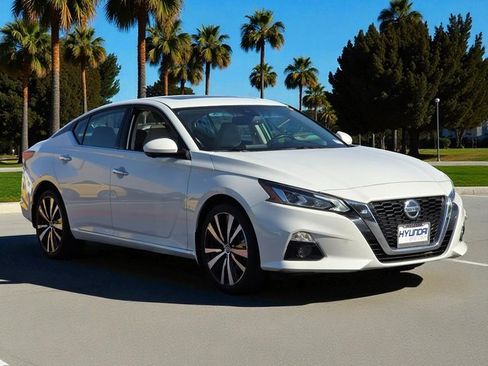 Used 2022 Nissan Altima 2.5 Platinum image 4