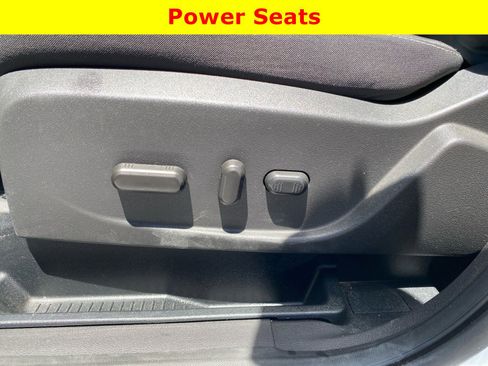 Used 2018 Ford Escape SE w/ SE Sync 3 Package FWD image 19