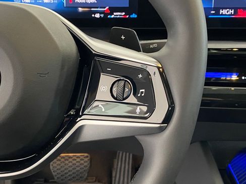 Certified 2024 BMW 530i xDrive w/ Premium Package image 30