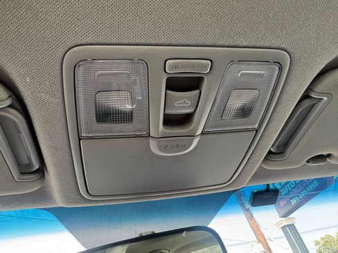 Used 2012 Hyundai Elantra Limited image 28