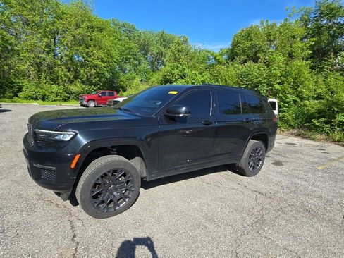 Used 2024 Jeep Grand Cherokee L Summit AWD/4WD image 2