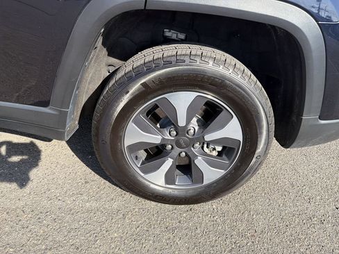 Used 2023 Jeep Grand Cherokee 4WD 4xe image 31