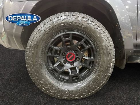 Used 2022 Toyota 4Runner TRD Off-Road Premium w/ TRD Black Wheel Package (TMS) AWD/4WD image 18