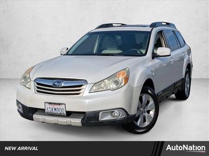 Used 2011 Subaru Outback 2.5i Limited w/ PWR Moonroof Pkg