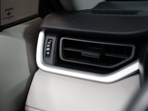 Certified 2022 Toyota RAV4 XLE w/ Convenience Package FWD image 24