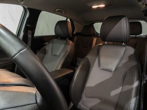 Used 2025 Buick Encore GX Preferred image 13