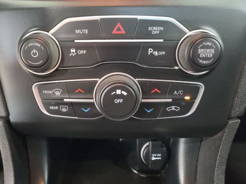 Used 2021 Dodge Charger SXT w/ Leather Interior Group RWD image 20