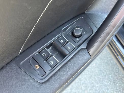 Used 2023 Volkswagen Tiguan SEL R-Line AWD/4WD image 25