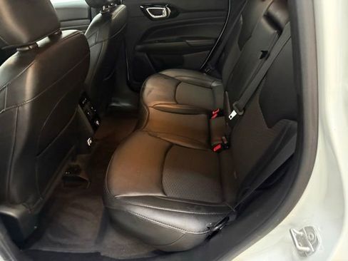 Used 2022 Jeep Compass Altitude image 33