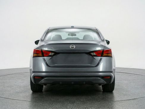 Used 2025 Nissan Altima 2.5 SV image 7
