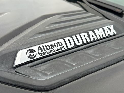 Used 2024 Chevrolet Silverado 2500 LTZ w/ LTZ Premium Package image 6