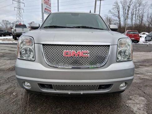 Used 2013 GMC Yukon XL Denali image 2