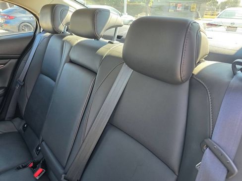 Used 2024 MAZDA MAZDA3 s FWD image 16