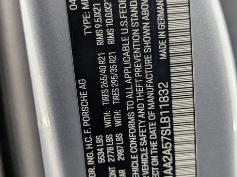 Certified 2025 Porsche Macan image 25