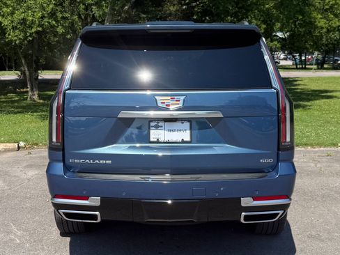 Used 2026 Cadillac Escalade Platinum Luxury RWD image 6