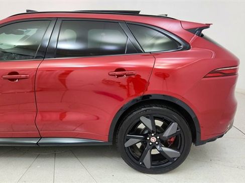Used 2022 Jaguar F-PACE SVR image 10
