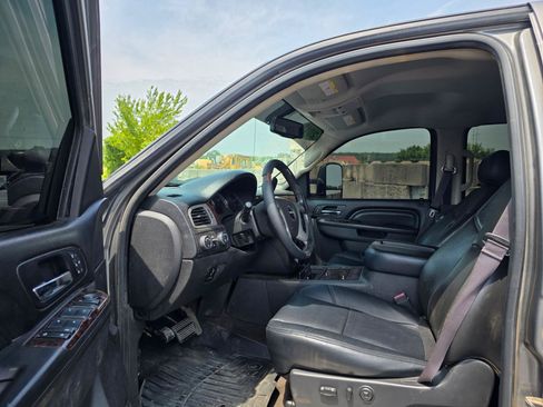 Used 2013 GMC Sierra 3500 Denali AWD/4WD image 15