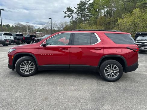 Used 2023 Chevrolet Traverse LT AWD/4WD image 2