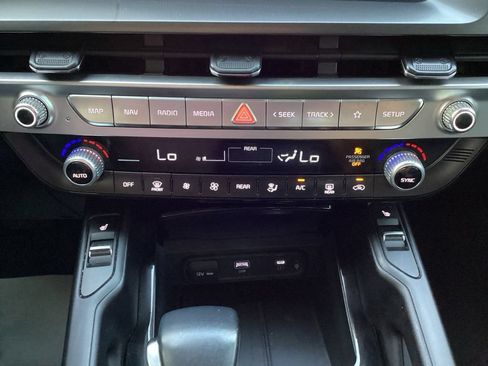 Used 2024 Kia Telluride S AWD/4WD image 20