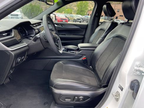 Certified 2023 Jeep Grand Cherokee Altitude image 19