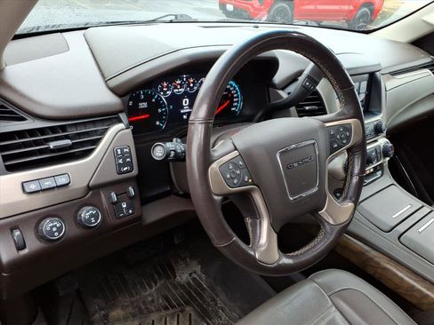 Used 2018 GMC Yukon Denali w/ Denali Ultimate Package image 9