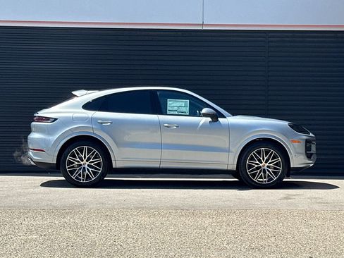 New 2026 Porsche Cayenne Coupe AWD/4WD image 9