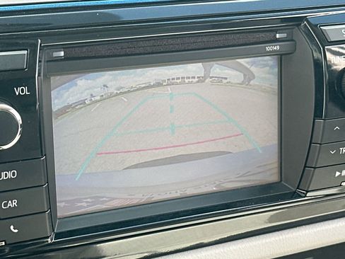 Used 2015 Toyota Corolla L image 16