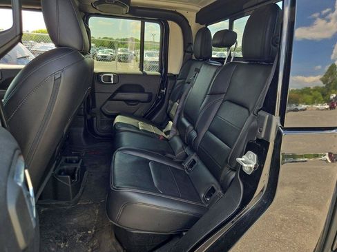 Used 2022 Jeep Gladiator Overland w/ Popular Equipment Package AWD/4WD image 18