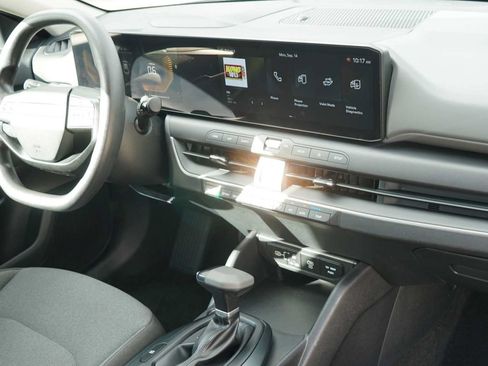 Certified 2025 Kia K4 FWD image 22