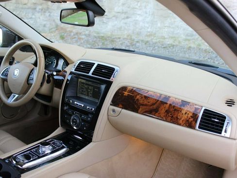 Used 2013 Jaguar XK Touring image 15