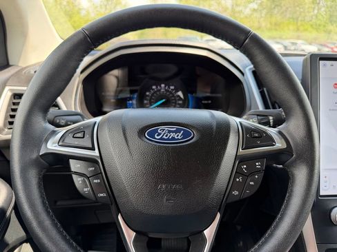 Certified 2022 Ford Edge SEL w/ Convenience Package AWD/4WD image 16