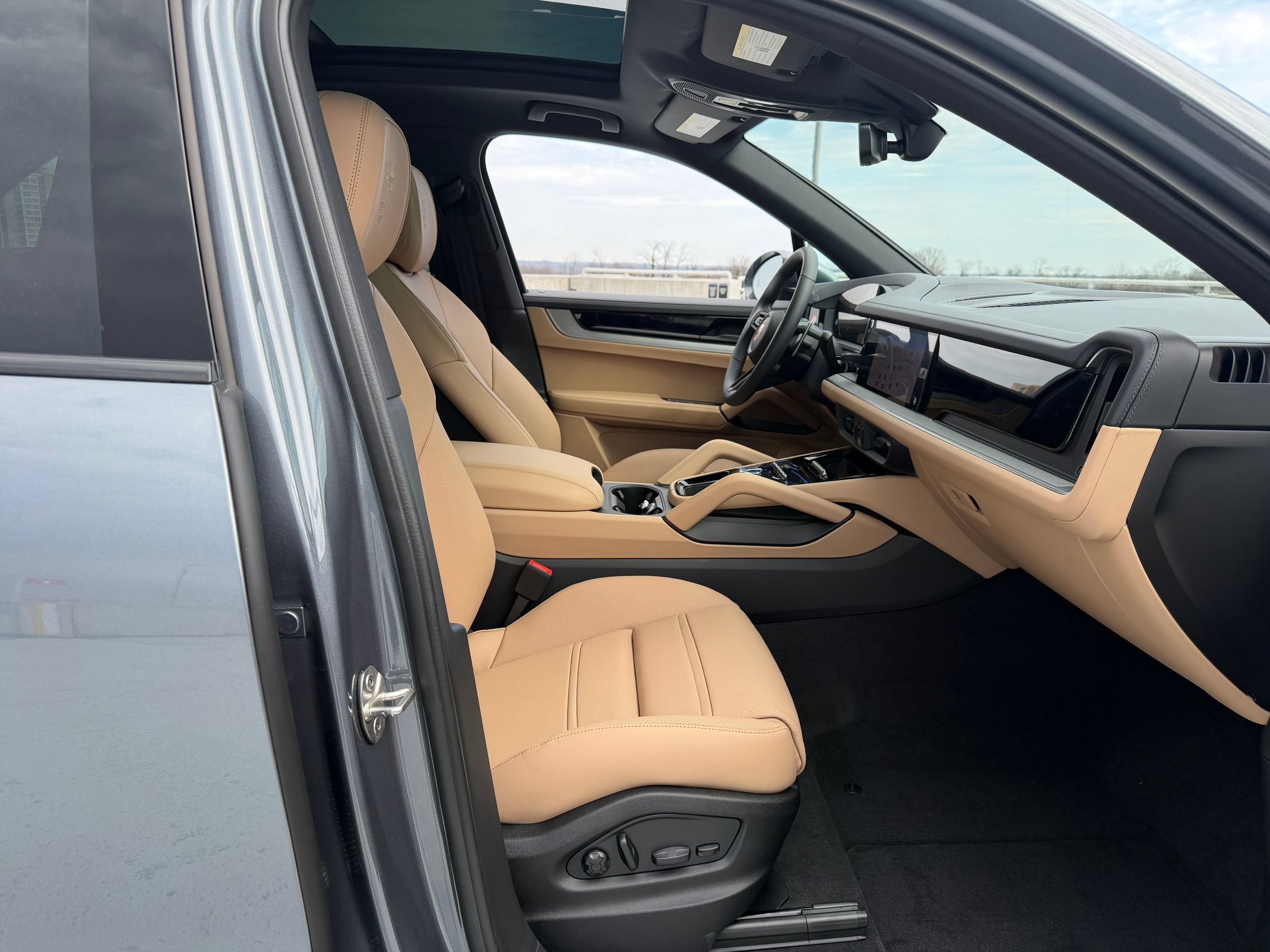Certified 2026 Porsche Cayenne AWD/4WD image 15