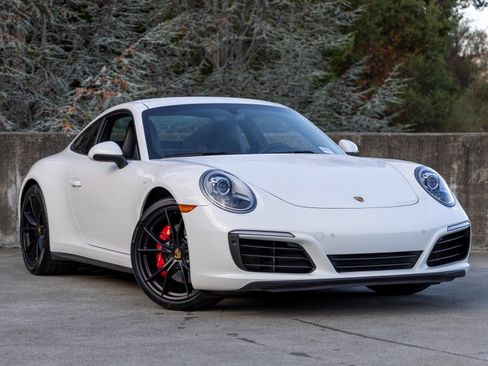 Certified 2019 Porsche 911 Carrera 4S image 6
