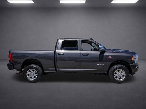 Used 2024 RAM 2500 Laramie AWD/4WD image 3