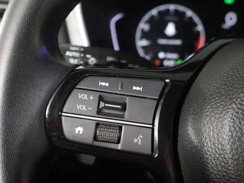 Used 2025 Honda Pilot EX-L image 37