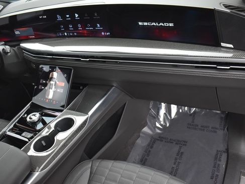 Certified 2026 Cadillac Escalade ESV V AWD/4WD image 34