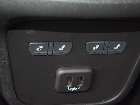 Used 2023 Chevrolet Equinox Premier AWD/4WD image 21